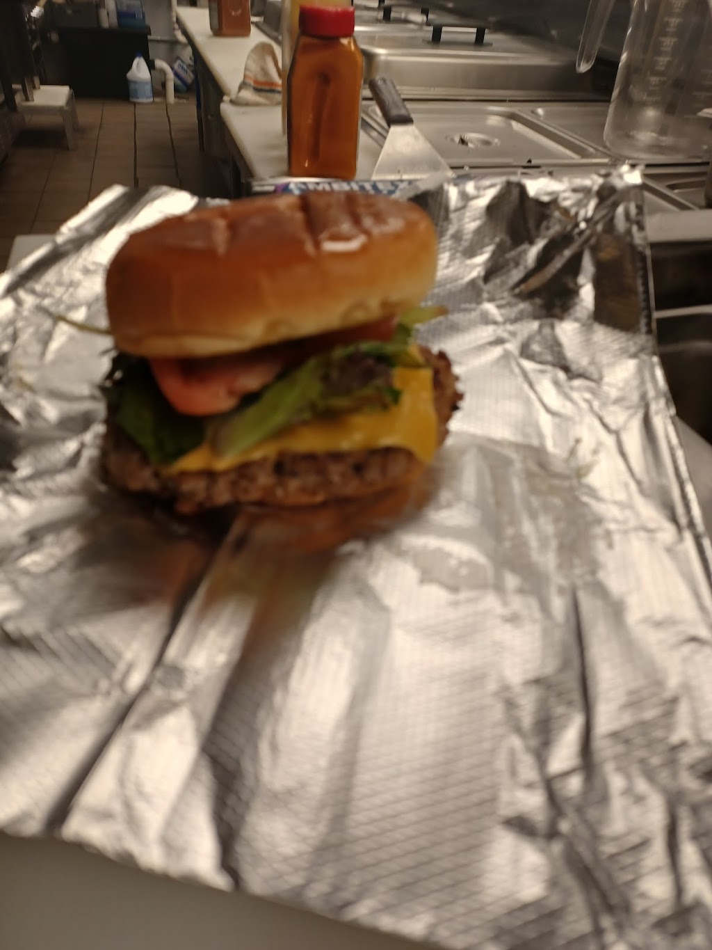 Velles GRILLE | restaurant | 15836 Livernois, Detroit, MI 48238, USA | 3136469484 OR +1 313-646-9484