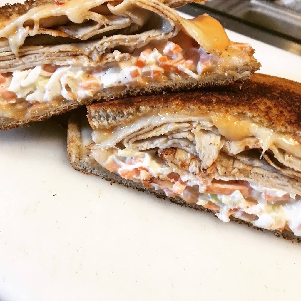 Neck District Grill | restaurant | 1042 Hudson Rd, Cambridge, MD 21613, USA | 4102283052 OR +1 410-228-3052