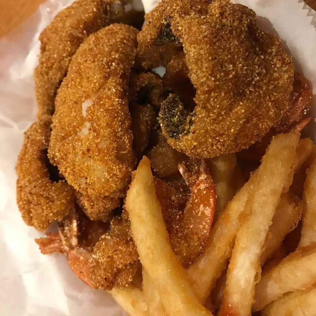 City Island in the City | restaurant | 301 W 151st St, New York, NY 10039, USA | 6468959885 OR +1 646-895-9885