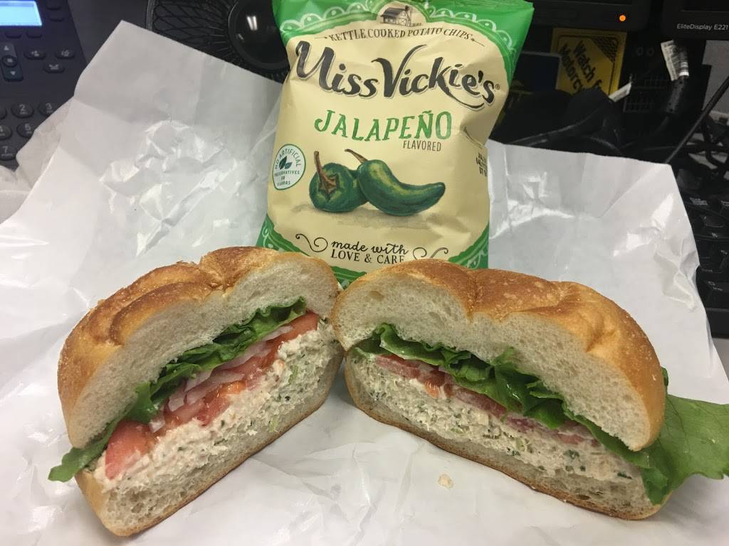 Maurices Pearl Street Delicatessen | restaurant | 15 S Pearl St, Albany, NY 12207, USA | 5184347364 OR +1 518-434-7364