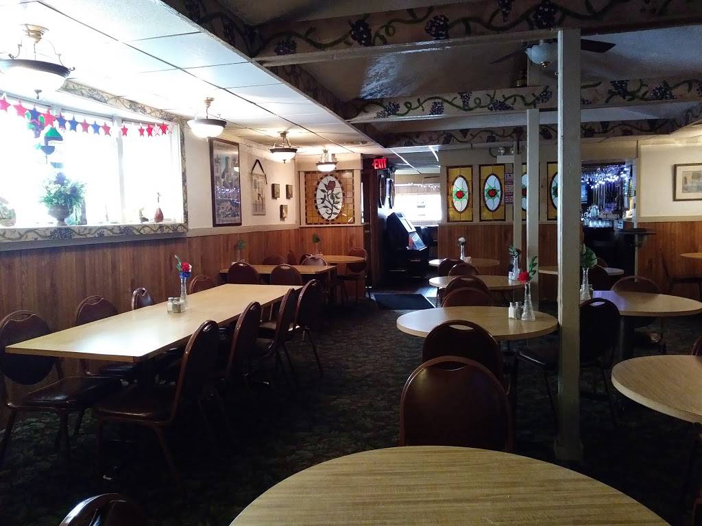 Puccis Restaurant & Pizzeria | restaurant | 10063 S Ewing Ave, Chicago, IL 60617, USA | 7733757539 OR +1 773-375-7539