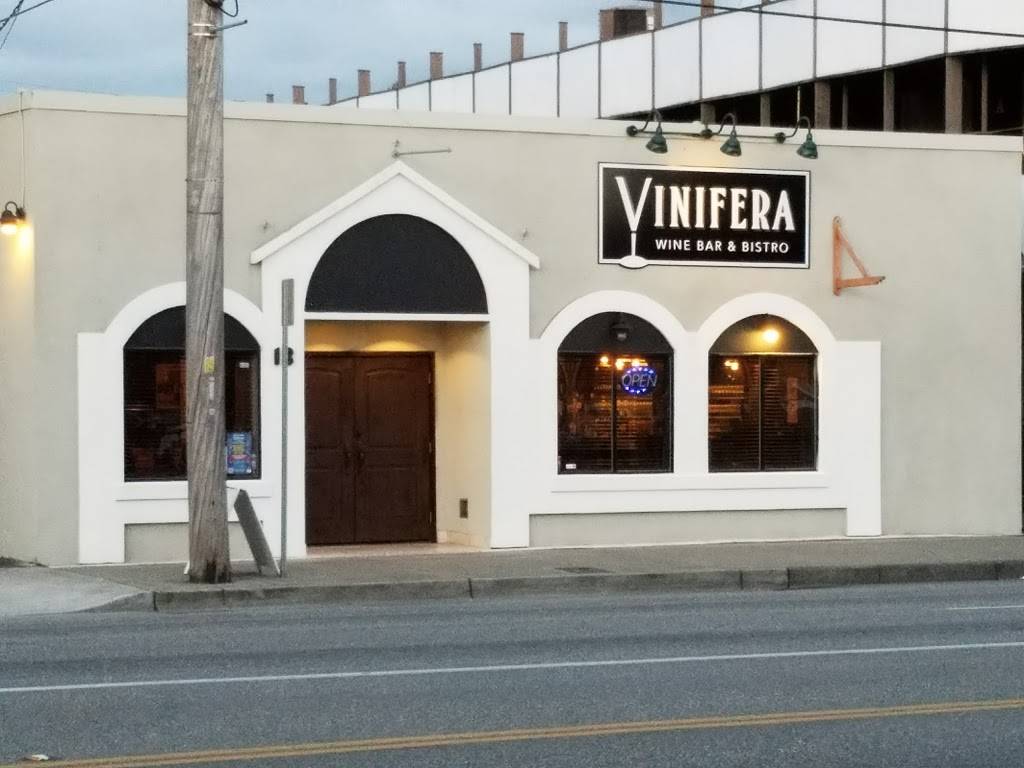 Vinifera Wine Bar & Bistro | restaurant | 18 Auburn Way S, Auburn, WA 98002, USA | 2537374421 OR +1 253-737-4421