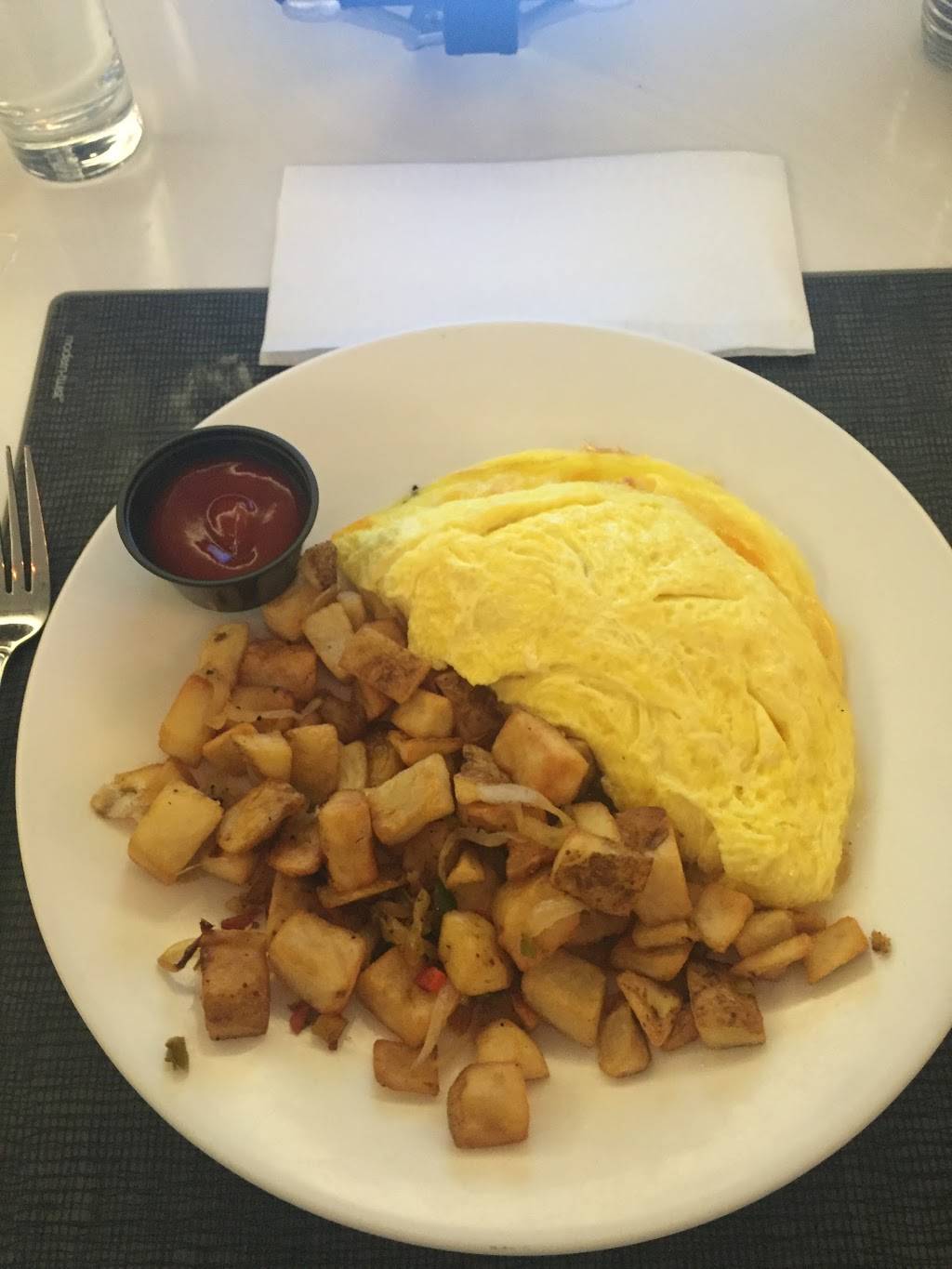 Vesper Tavern | restaurant | Terminal C, Newark, NJ 07114, USA | 8665083558 OR +1 866-508-3558