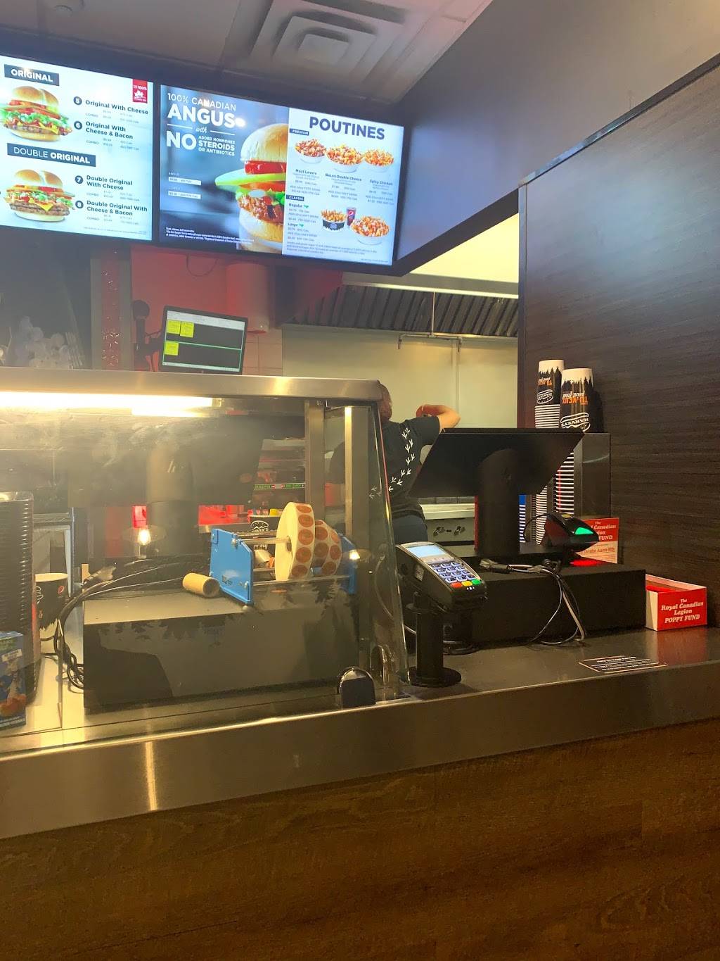 Harvey’s | restaurant | 801 York Mills Rd, North York, ON M3B 1X7, Canada | 4164499194 OR +1 416-449-9194