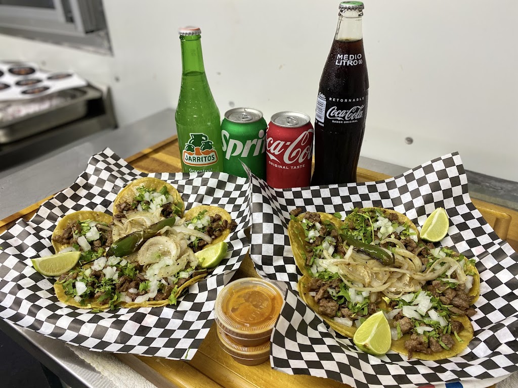 La Reina Street Food | restaurant | 8986 Huebner Rd Ste 106, San Antonio, TX 78240, USA | 2102370322 OR +1 210-237-0322