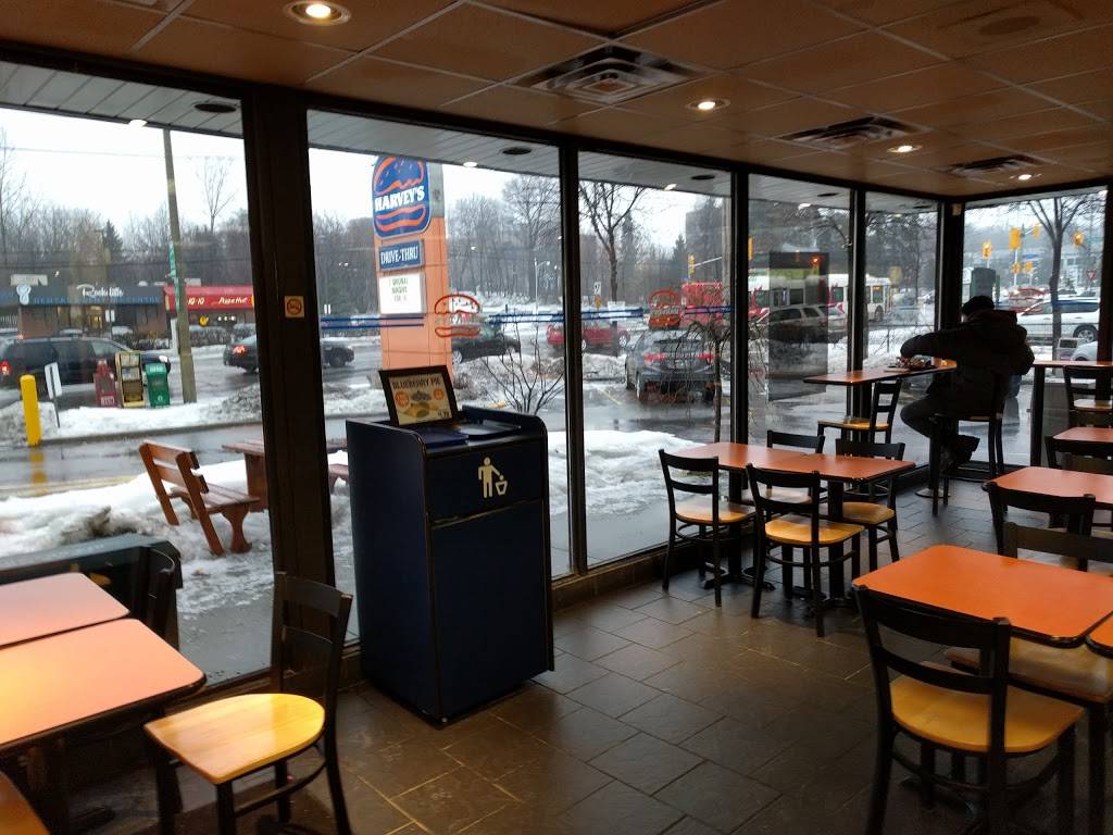 Harveys | restaurant | 660 Montreal Rd, Ottawa, ON K1K 0T3, Canada | 6137495638 OR +1 613-749-5638