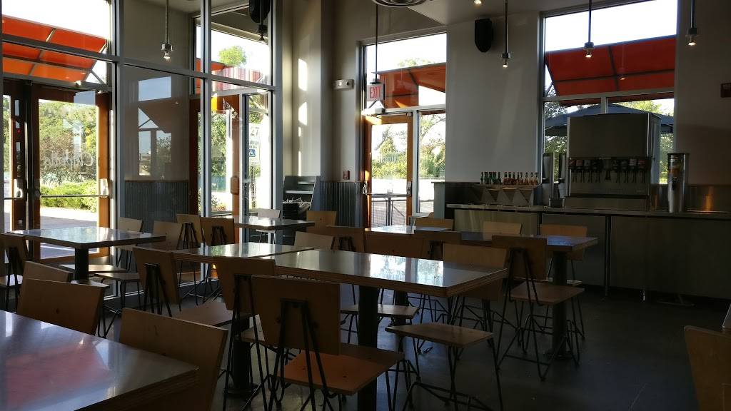 Chipotle Mexican Grill | restaurant | 2711 N Mayfair Rd Ste A, Wauwatosa, WI 53222, USA | 4142586649 OR +1 414-258-6649