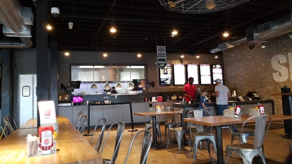 Smashburger | restaurant | 36 E Sunrise Hwy, Lindenhurst, NY 11757, USA | 6314504324 OR +1 631-450-4324