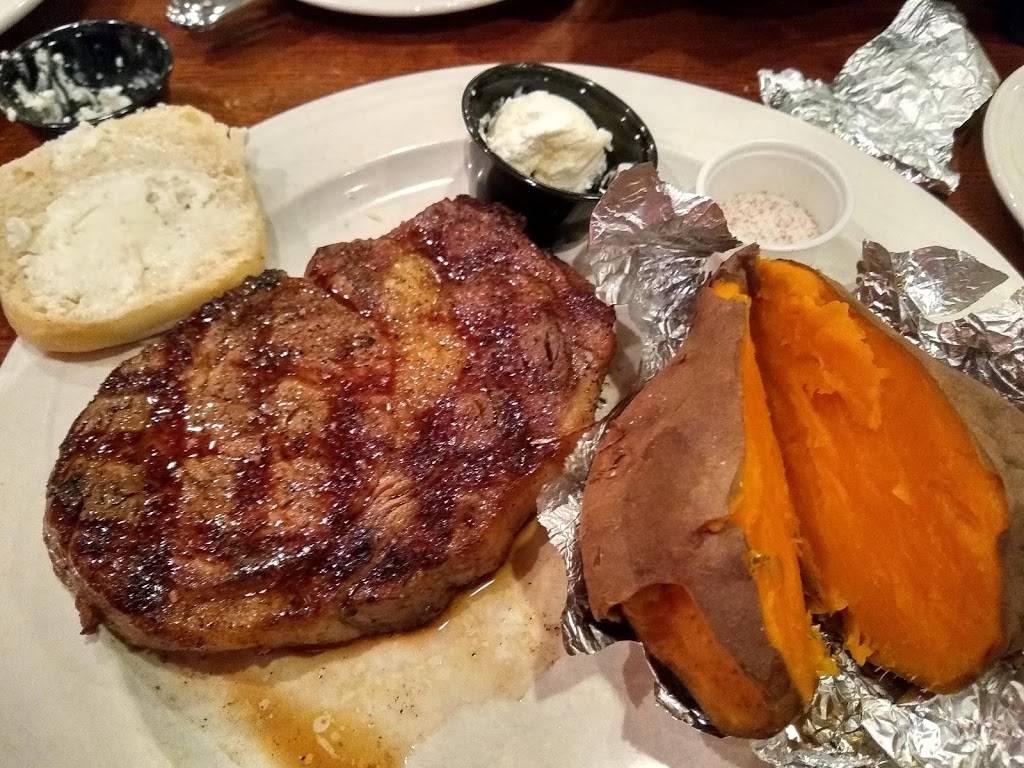 The Flame Steakhouse | restaurant | 109 Carbonton Rd, Sanford, NC 27330, USA | 9197767111 OR +1 919-776-7111