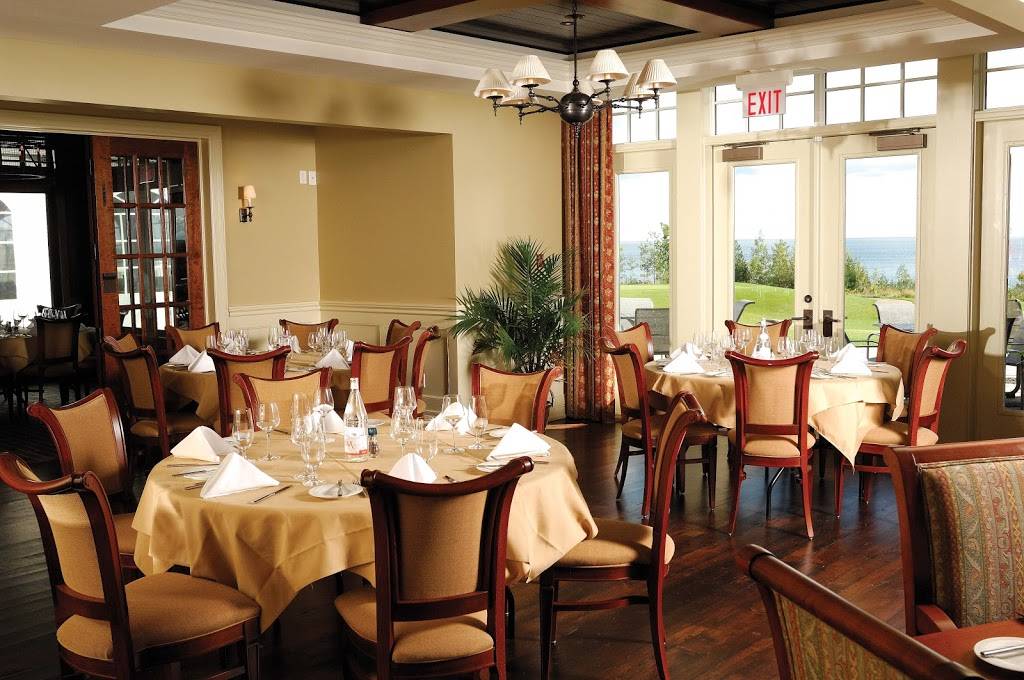 Sweetwater Restaurant & Bar | restaurant | 221 McLeese Dr, Kemble, ON N0H 1S0, Canada | 5193702173 OR +1 519-370-2173