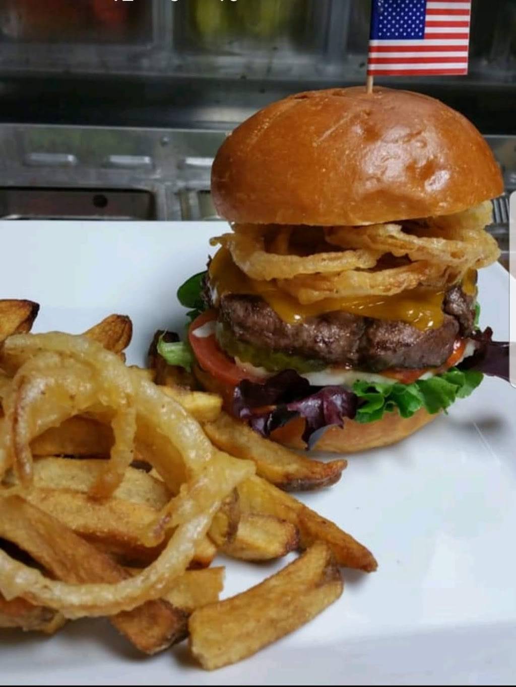 Burger Authority | restaurant | 3480 Main St, Buffalo, NY 14214, USA | 7168335000 OR +1 716-833-5000