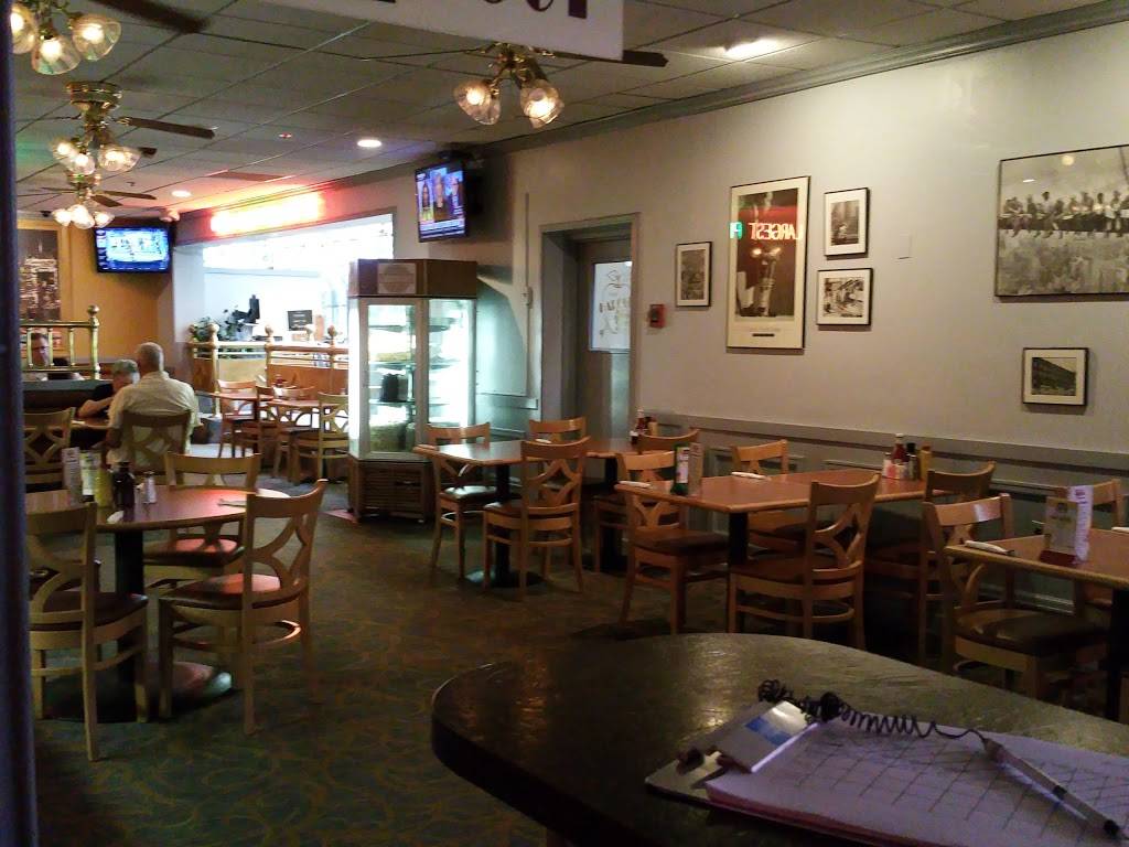 Harolds New York Deli | restaurant | 10 Polito Ave, Lyndhurst, NJ 07071, USA | 2019352600 OR +1 201-935-2600