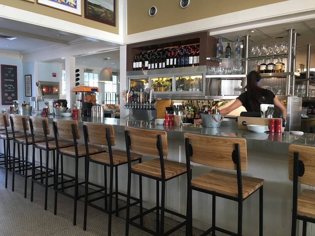 Roberts Maine Grill | restaurant | 326 US-1, Kittery, ME 03904, USA | 2074390300 OR +1 207-439-0300