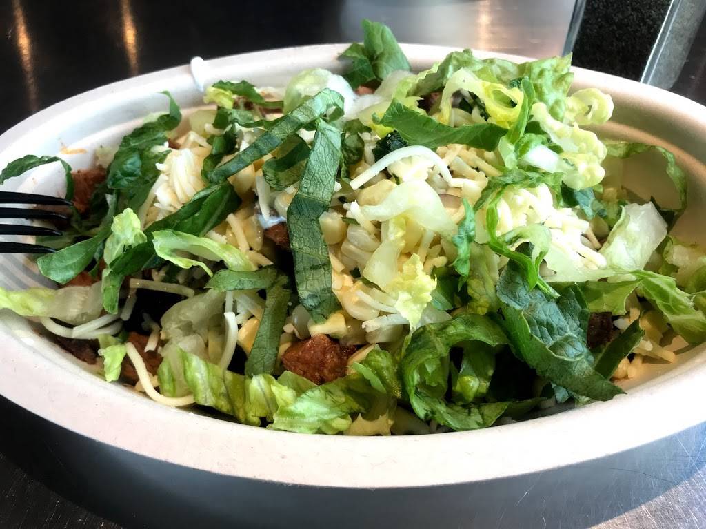 Chipotle Mexican Grill | restaurant | 3170 S Wadsworth Blvd, Lakewood, CO 80227, USA | 3039864424 OR +1 303-986-4424