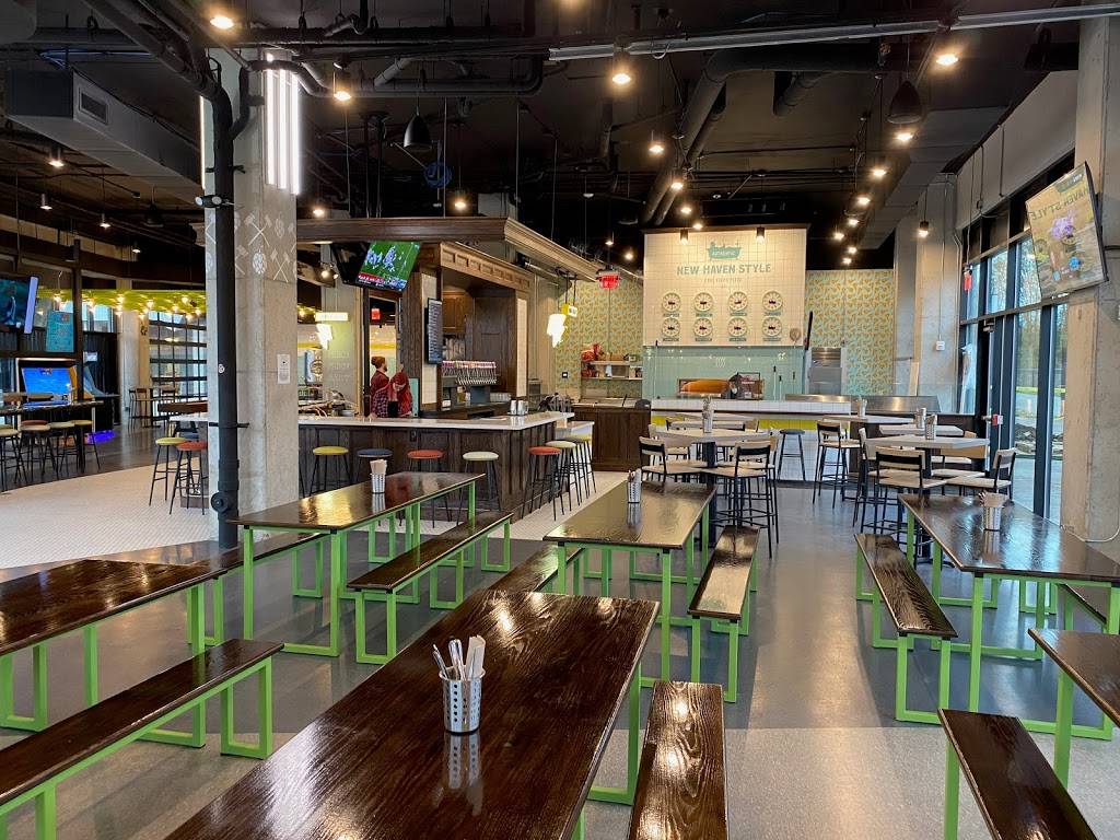 Tafts Brewpourium Columbus | restaurant | 440 W Broad St, Columbus, OH 43215, USA | 6144898900 OR +1 614-489-8900