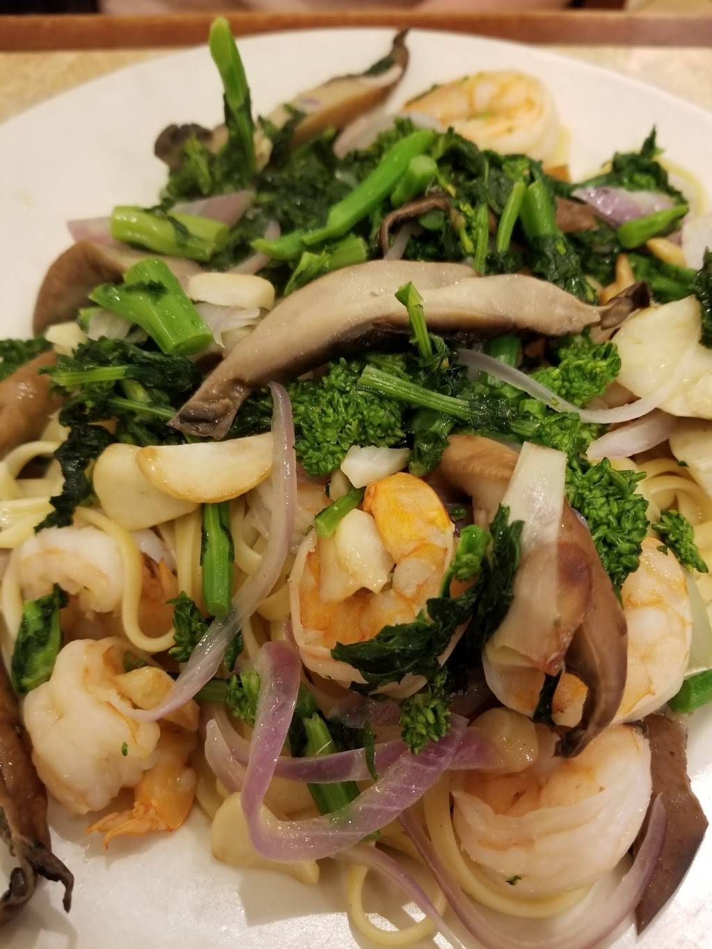 Centre Pizza | restaurant | 254-25 Horace Harding Expy, Little Neck, NY 11362, USA | 7182299879 OR +1 718-229-9879