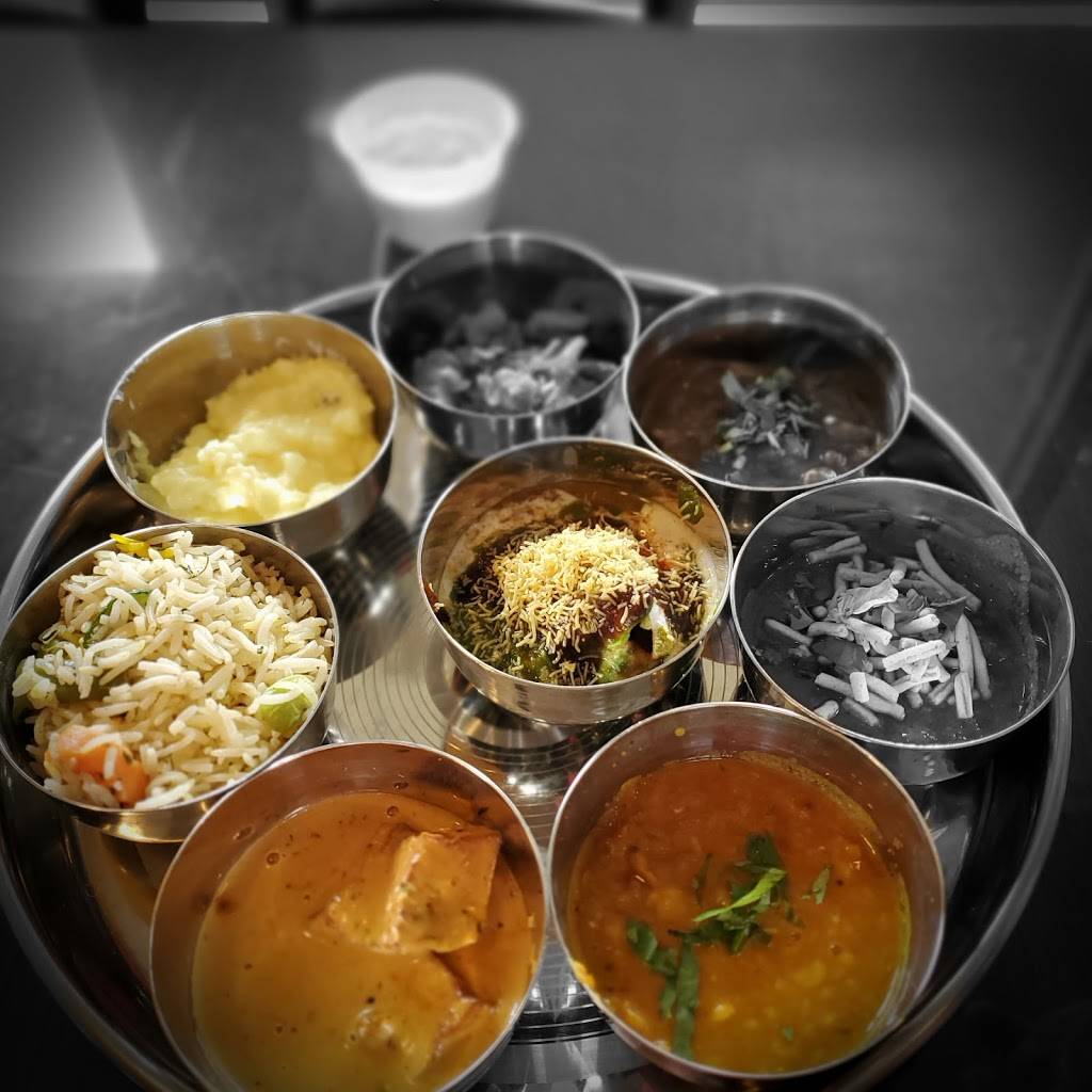 Indian Moments | restaurant | 2401 NE Cornell Rd, Hillsboro, OR 97124, USA | 5033726785 OR +1 503-372-6785