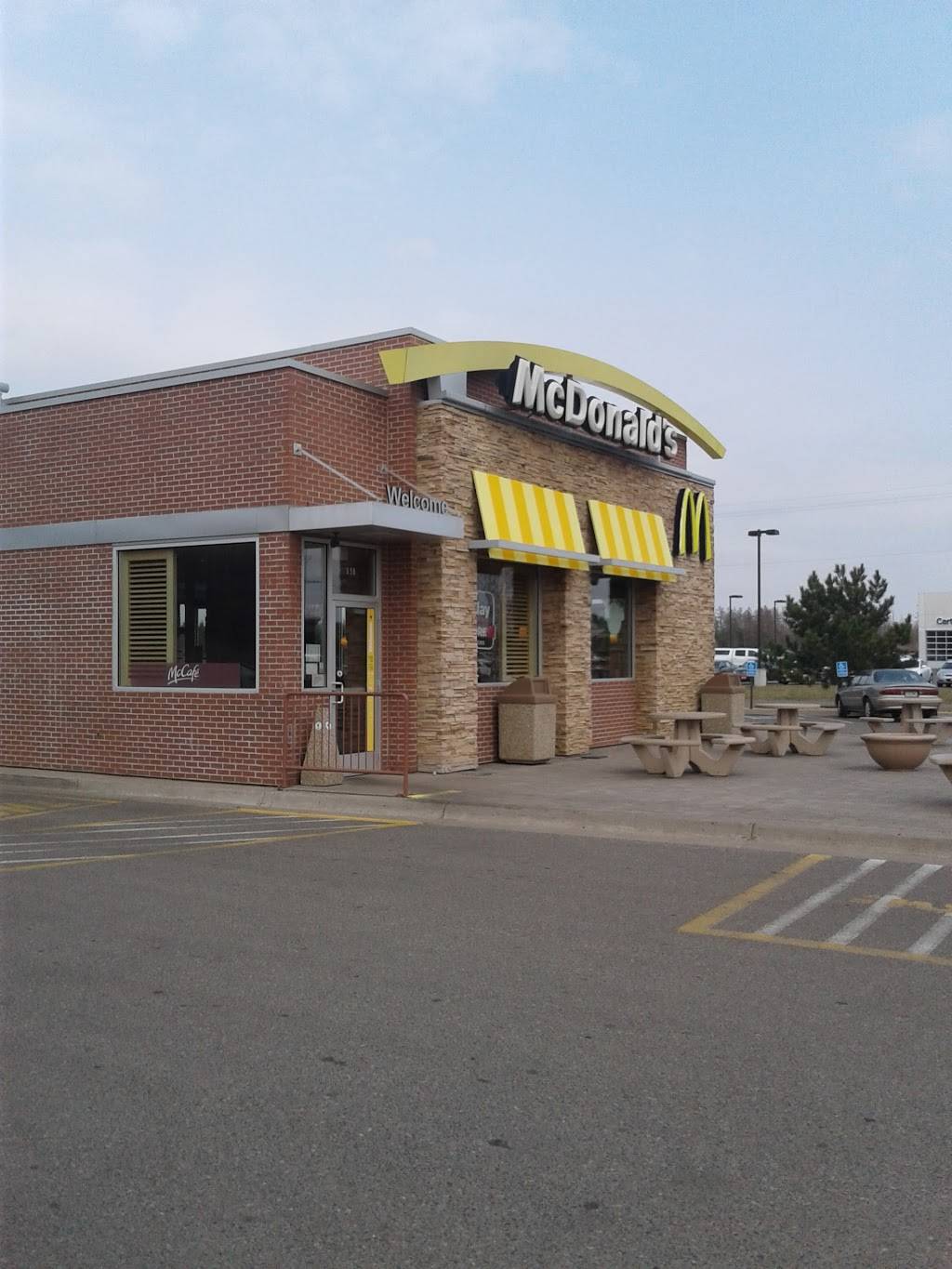 McDonalds | cafe | 650 2nd St NE, Aitkin, MN 56431, USA | 2189272120 OR +1 218-927-2120