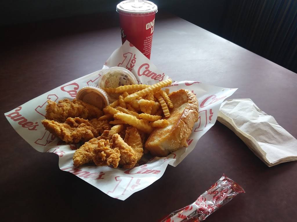 Raising Canes Chicken Fingers | meal takeaway | 12930 W Maple Rd, Omaha, NE 68164, USA | 4024965375 OR +1 402-496-5375