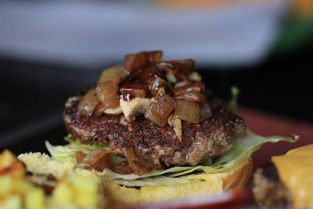 Spot Gourmet Burgers | restaurant | 2821 W Girard Ave, Philadelphia, PA 19130, USA | 2679307370 OR +1 267-930-7370