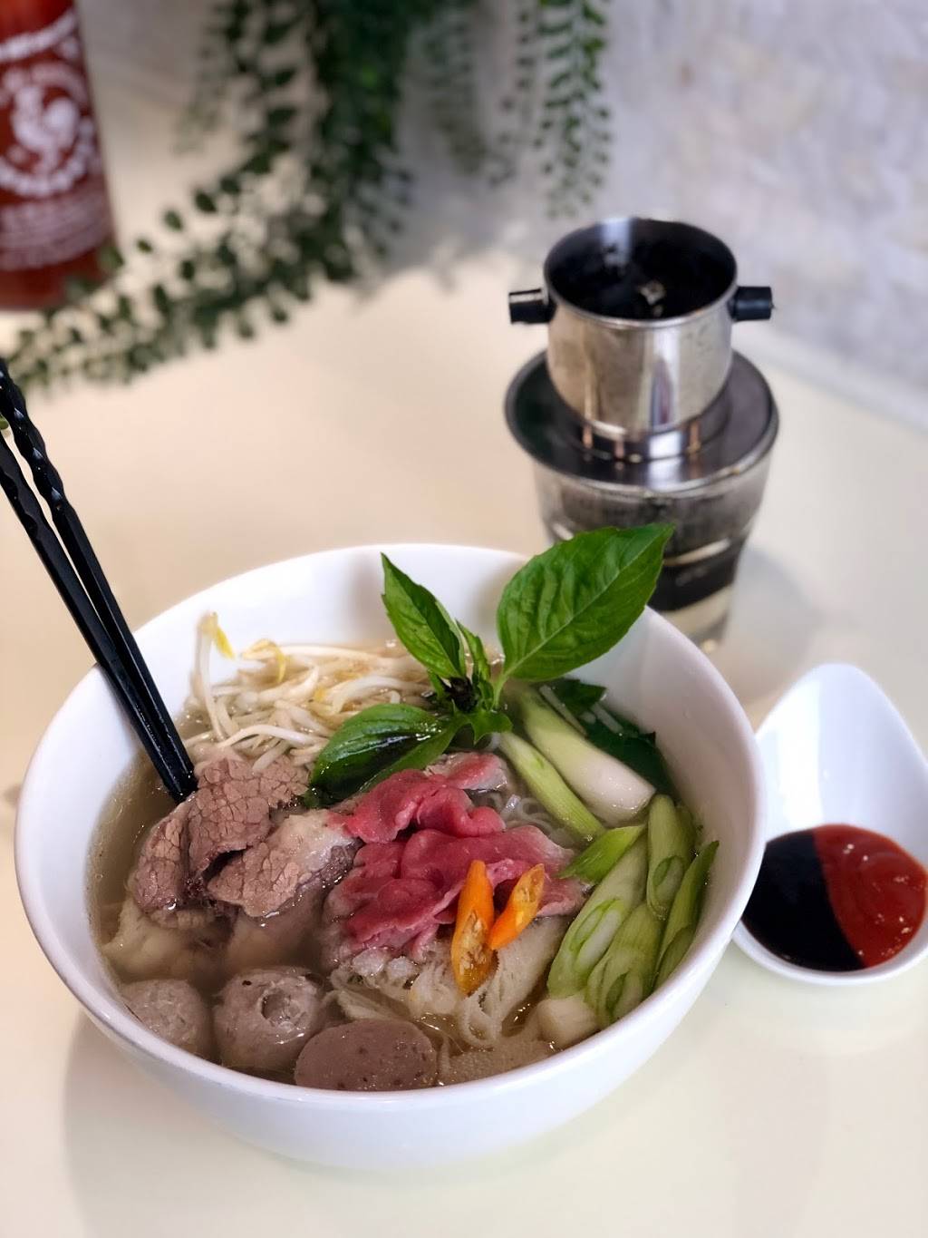 Hana Sushi & Pho | restaurant | 2667 Pass Rd, Biloxi, MS 39531, USA | 2286099116 OR +1 228-609-9116