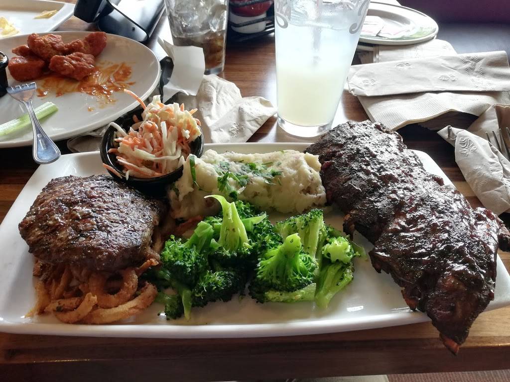 Applebees Grill + Bar | restaurant | 10501 E Garden Dr, Aurora, CO 80012, USA | 7207482617 OR +1 720-748-2617