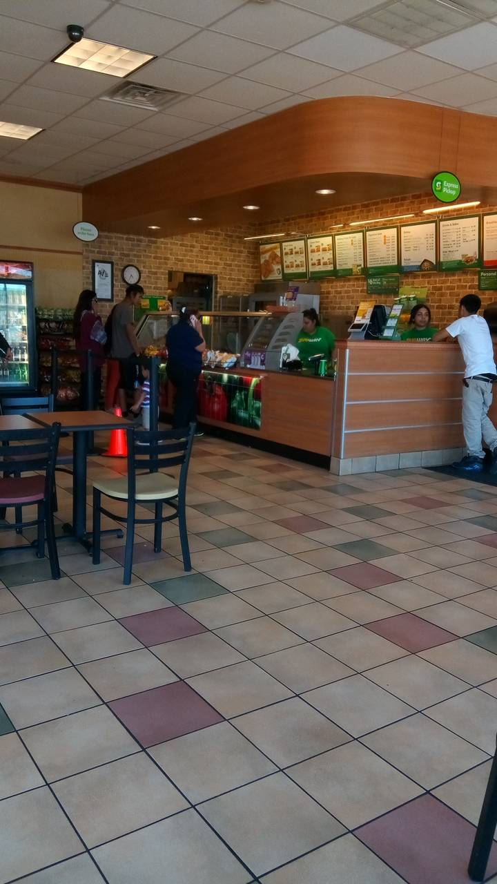Subway Restaurants | restaurant | 6010 Ingram Rd #102, San Antonio, TX 78238, USA | 2105200014 OR +1 210-520-0014