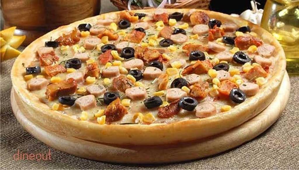 Indian Fusion Pizza | restaurant | 9240 Magnolia Ave, Riverside, CA 92503, USA | 9519778106 OR +1 951-977-8106