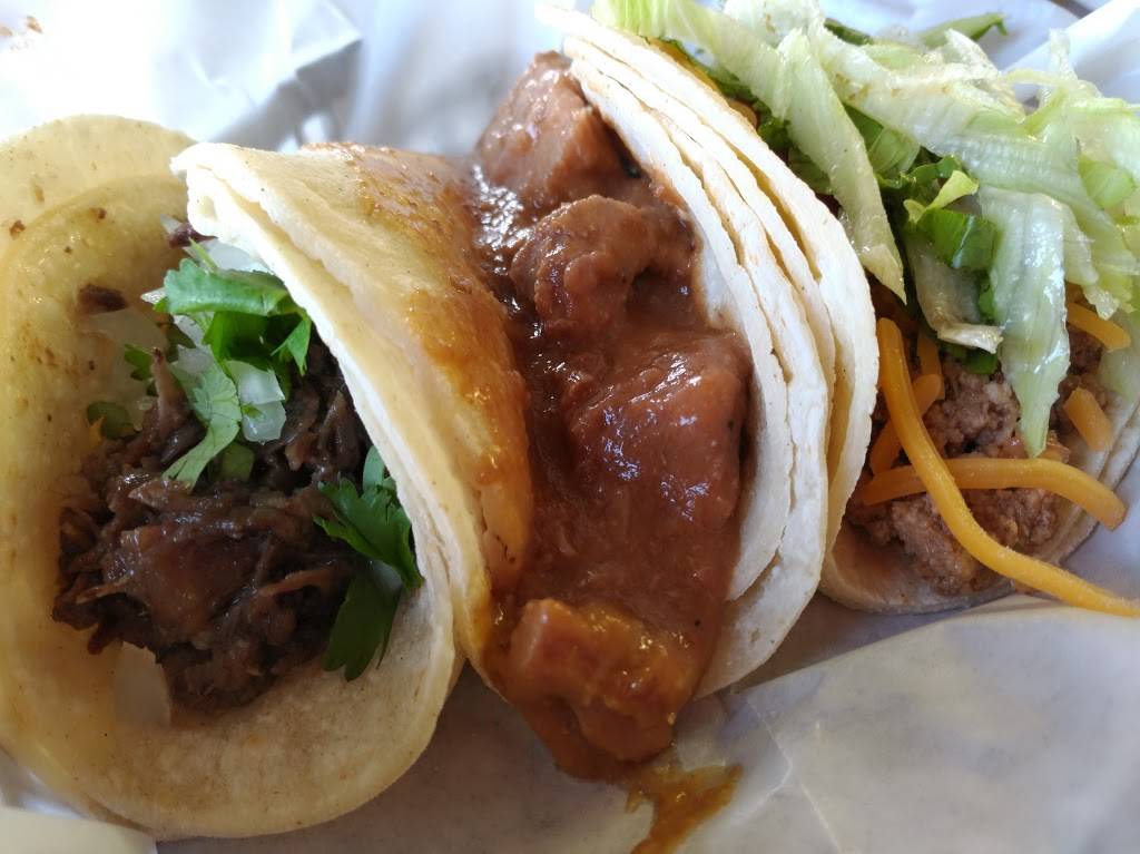 Noemis Tacos | restaurant | 8010 Park Pl Blvd, Houston, TX 77087, USA | 7136457907 OR +1 713-645-7907