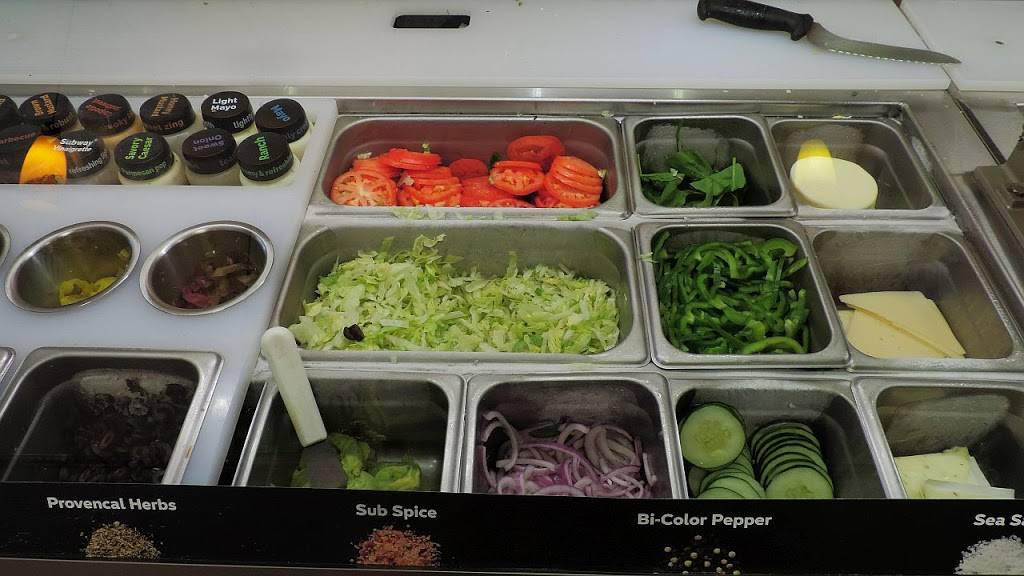 Subway | restaurant | 1668 SE Port St Lucie Blvd, Port St. Lucie, FL 34952, USA | 7723351545 OR +1 772-335-1545