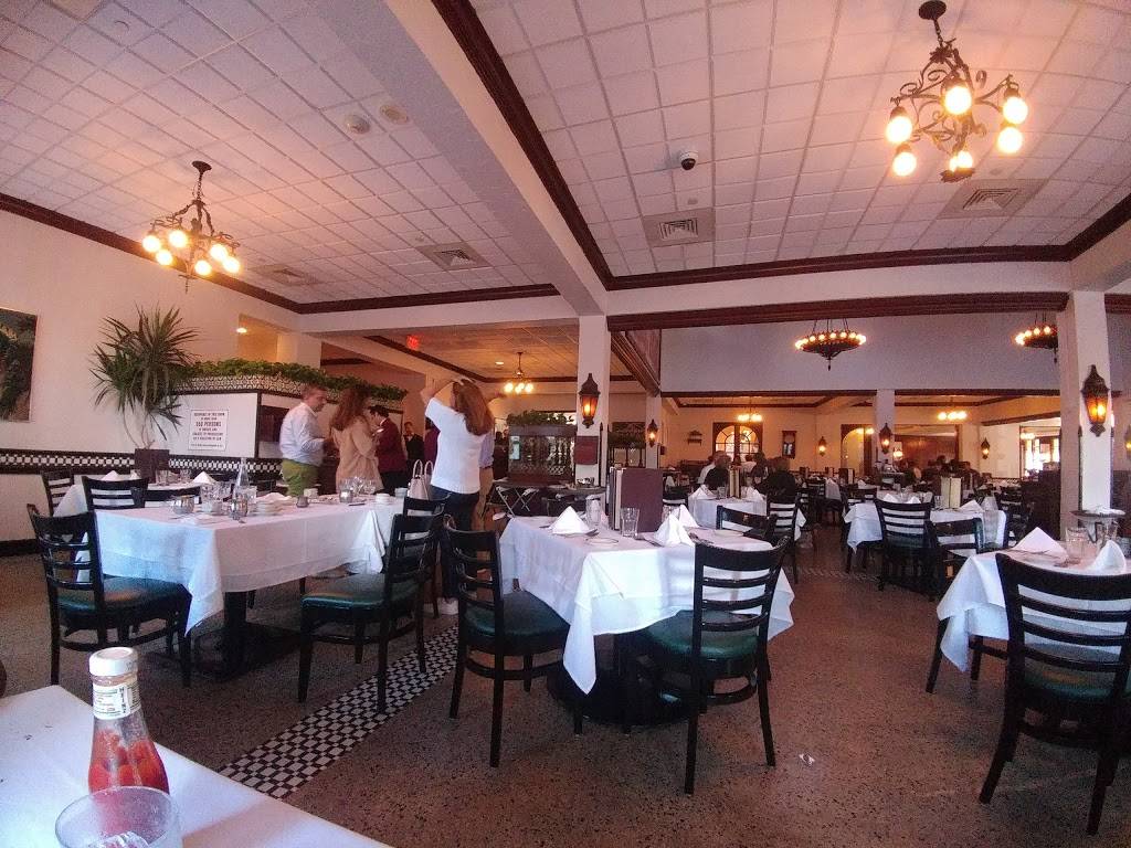 Joes Stone Crab | restaurant | 11 Washington Ave, Miami Beach, FL 33139, USA | 3056730365 OR +1 305-673-0365