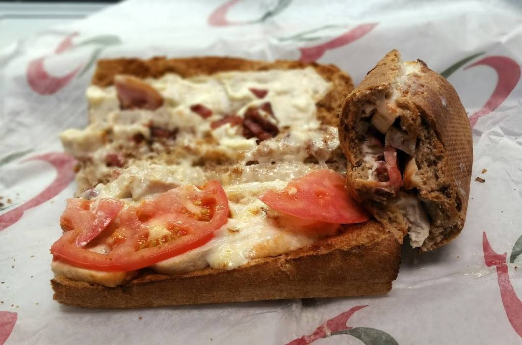 Quiznos | restaurant | 5170 Dixie Rd, Mississauga, ON L4W 1E3, Canada | 9052829101 OR +1 905-282-9101