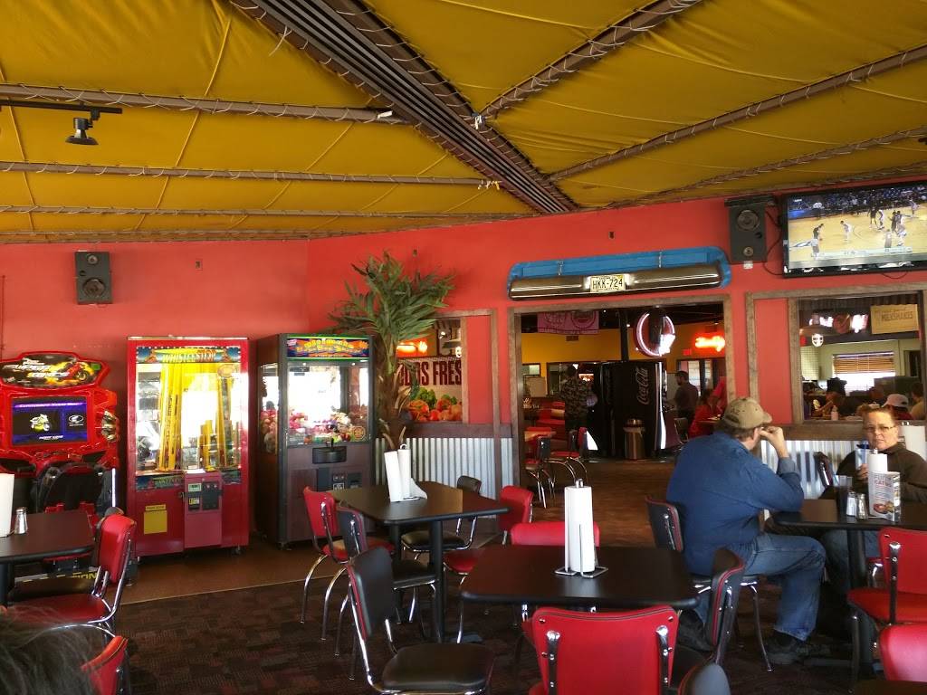 Fuddruckers | restaurant | 8941 N Black Canyon Hwy, Phoenix, AZ 85021, USA | 6028701111 OR +1 602-870-1111