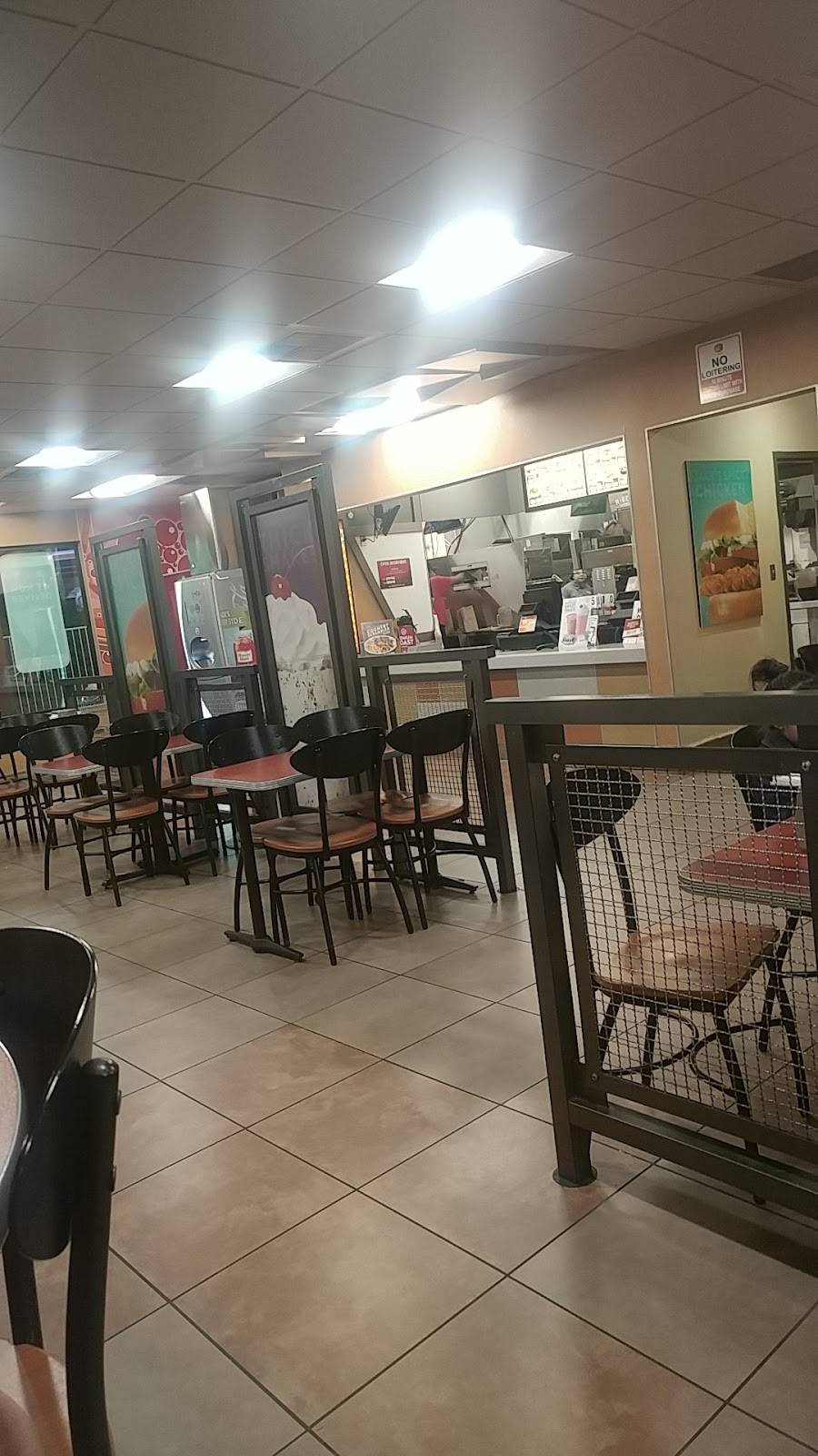 Jack in the Box | restaurant | 1471 N Santa Fe Ave, Vista, CA 92084, USA | 7606304895 OR +1 760-630-4895