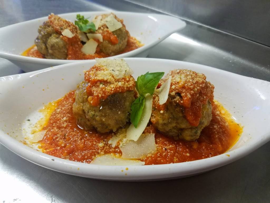 Classic Crust Pizza | restaurant | 2150 E Cactus Rd #130, Phoenix, AZ 85022, USA | 6029961025 OR +1 602-996-1025