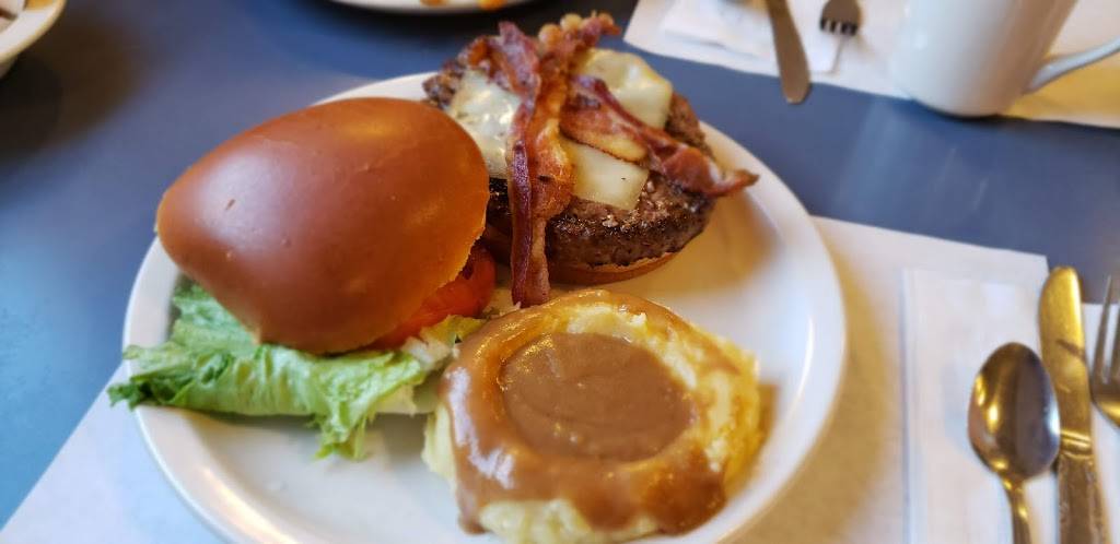 Tonys Family Restaurant | restaurant | 1515 W Pleasant Valley Rd, Cleveland, OH 44134, USA | 4408422250 OR +1 440-842-2250