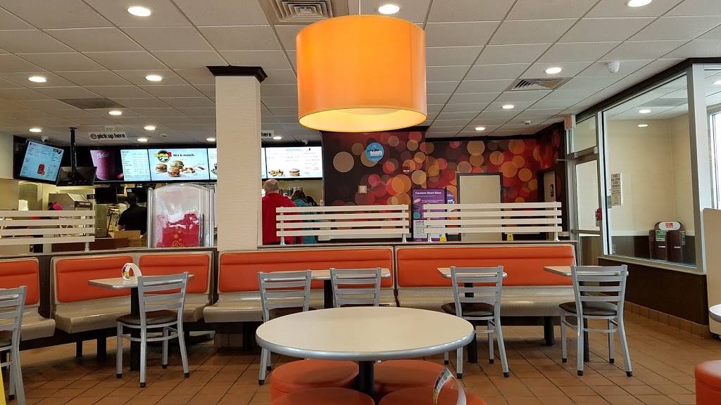 McDonalds | cafe | 1105 Union St, Bangor, ME 04401, USA | 2072629777 OR +1 207-262-9777