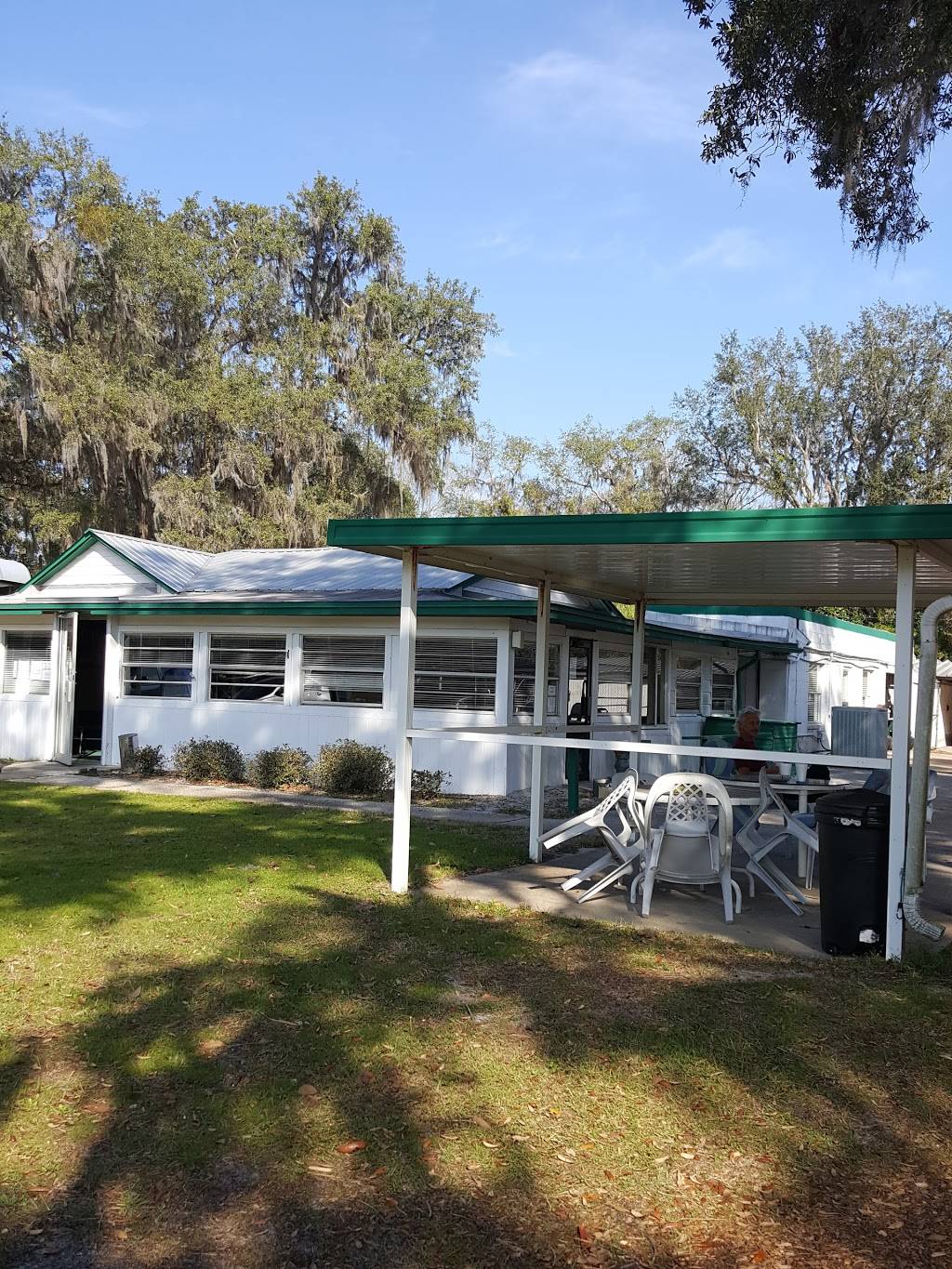 The Oaks Golf Club Cafe | restaurant | 1264 Co Rd 309, Crescent City, FL 32112, USA | 3864672512 OR +1 386-467-2512