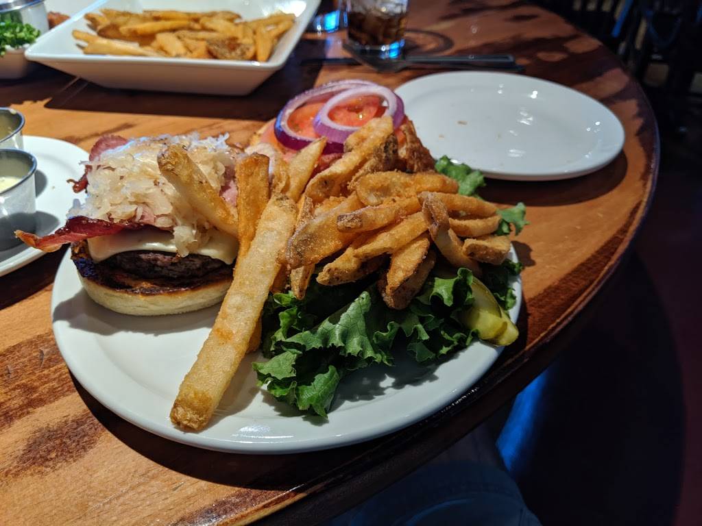 Roosters Brewing Company and Restaurant | restaurant | 748 Heritage Park Blvd, Layton, UT 84041, USA | 8017749330 OR +1 801-774-9330