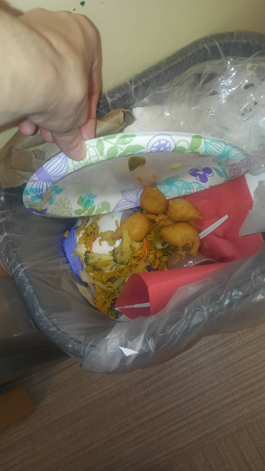 Main Wok Chinese | restaurant | 590 Page Blvd, Springfield, MA 01104, USA | 4137318888 OR +1 413-731-8888