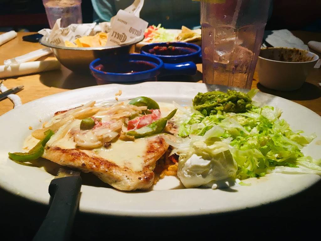 Cabos Mexican Cuisine & Cantina | restaurant | 6676 Carmel Rd, Charlotte, NC 28226, USA | 7047599886 OR +1 704-759-9886