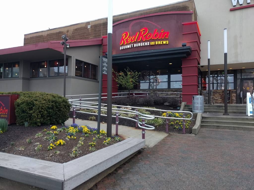 Red Robin Gourmet Burgers and Brews | restaurant | 8200 Perry Hall Blvd #2425, Baltimore, MD 21236, USA | 4109331768 OR +1 410-933-1768