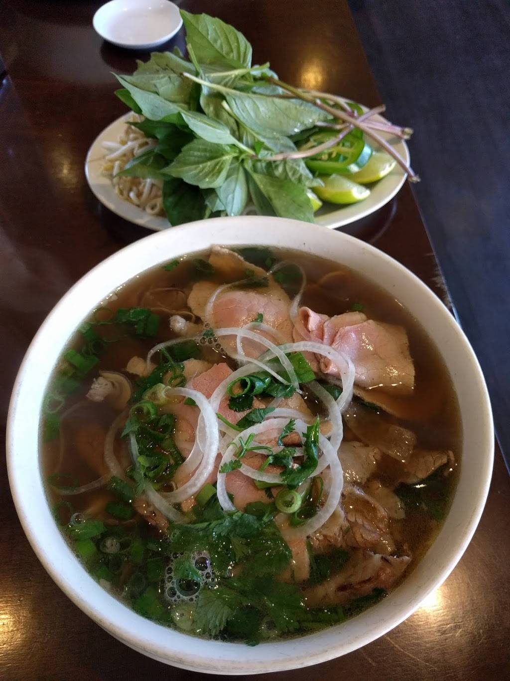 VII Asian Bistro | restaurant | 2900 N Classen Blvd G, Oklahoma City, OK 73106, USA | 4056042939 OR +1 405-604-2939