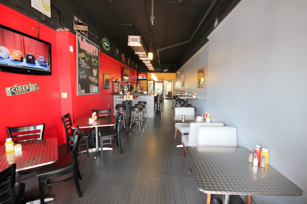 Woodys Burger and Beer | restaurant | 17066 Collins Ave b, Sunny Isles Beach, FL 33160, USA | 3055024764 OR +1 305-502-4764