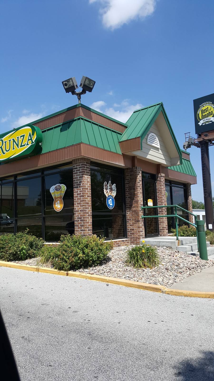 Runza Restaurant | restaurant | 8920 Fort St, Omaha, NE 68134, USA | 4025716483 OR +1 402-571-6483