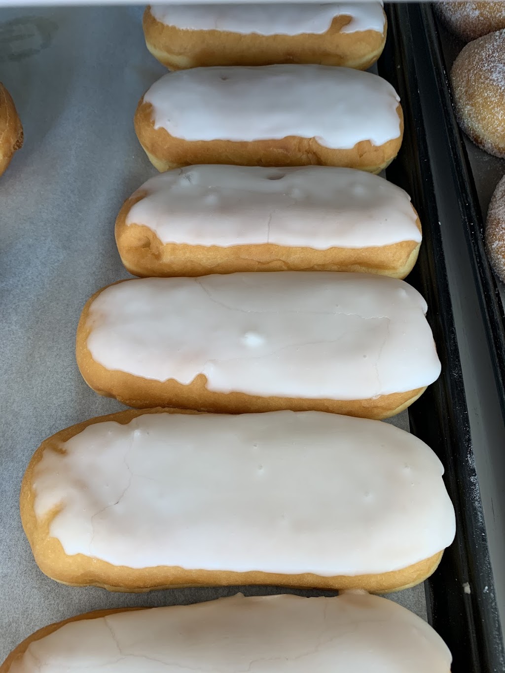 Sisters Donuts | cafe | 12015 Maple Ave, Hebron, IL 60034, USA | 8154035139 OR +1 815-403-5139
