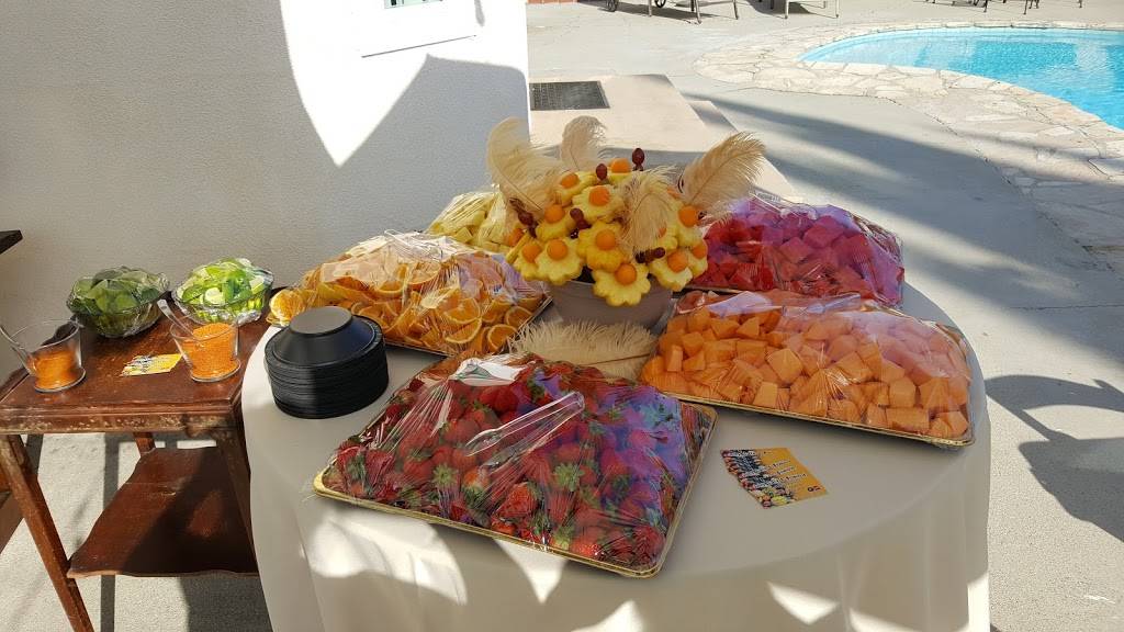 Juicy Cafe & Bionicos | restaurant | 607 Francisquito Ave, West Covina, CA 91790, USA | 6269186025 OR +1 626-918-6025