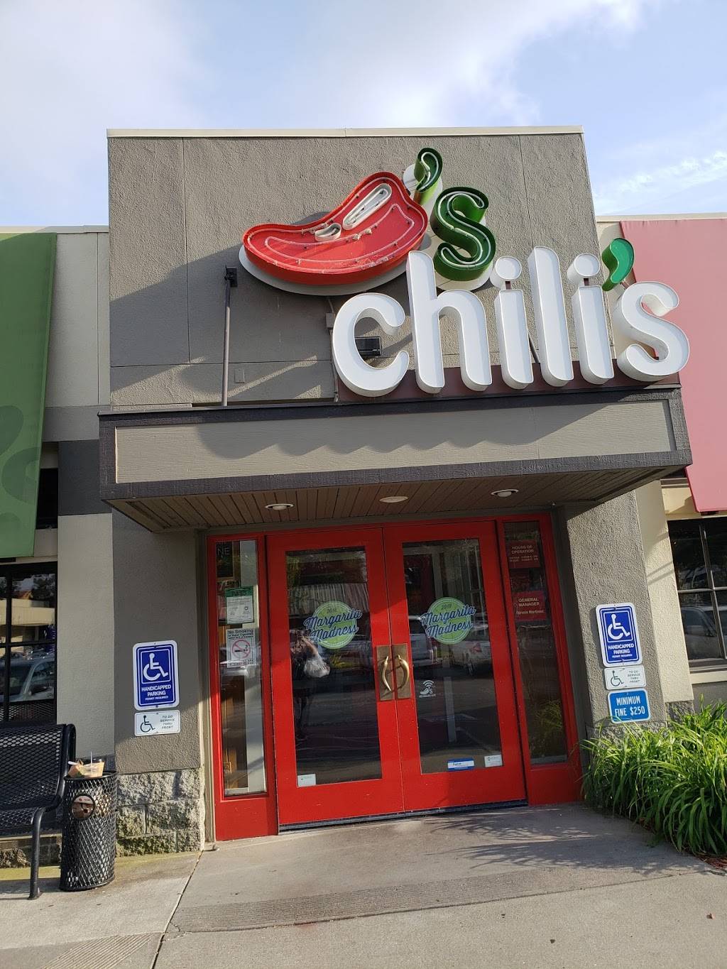 Chilis Grill & Bar | meal takeaway | 4801 Hopyard Rd, Pleasanton, CA 94588, USA | 9257340911 OR +1 925-734-0911