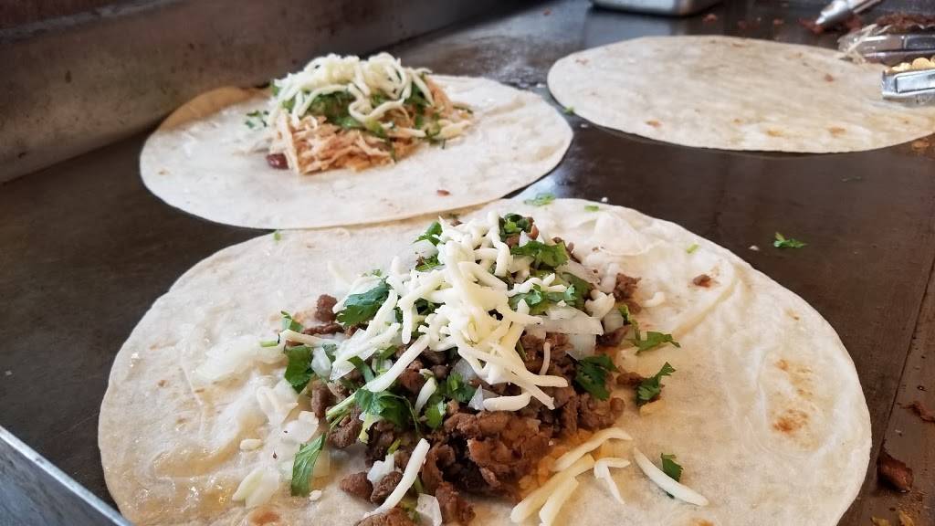 Taqueria Cueramaro | restaurant | 419 N Main St, New Carlisle, OH 45344, USA | 9375597947 OR +1 937-559-7947