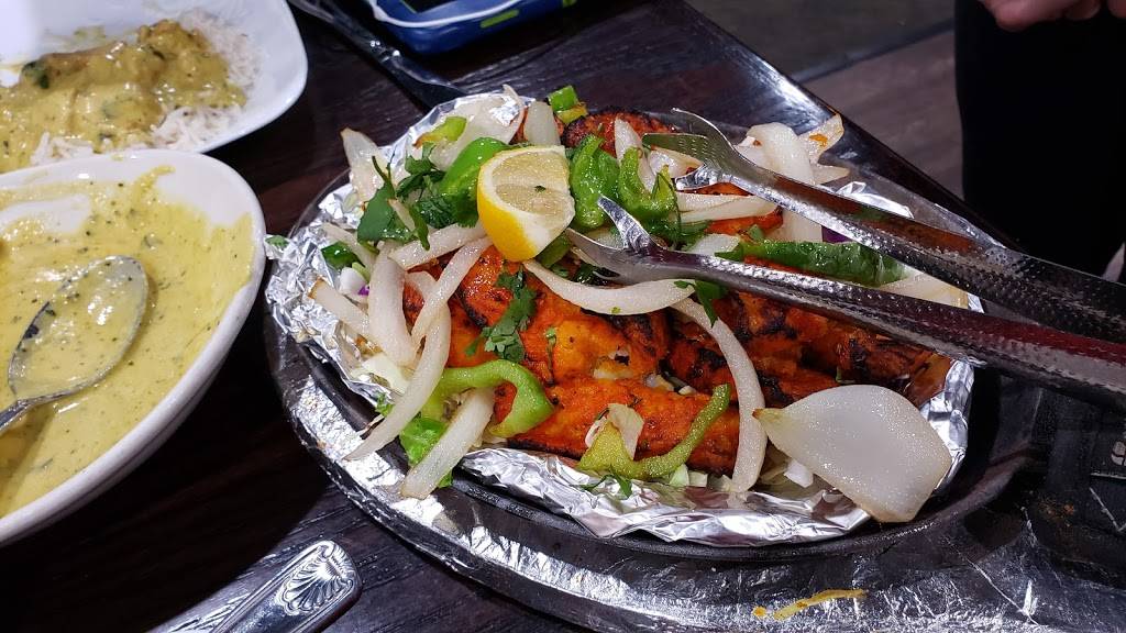 India Clay Oven | restaurant | 228 W Hospitality Ln, San Bernardino, CA 92408, USA | 9098900090 OR +1 909-890-0090